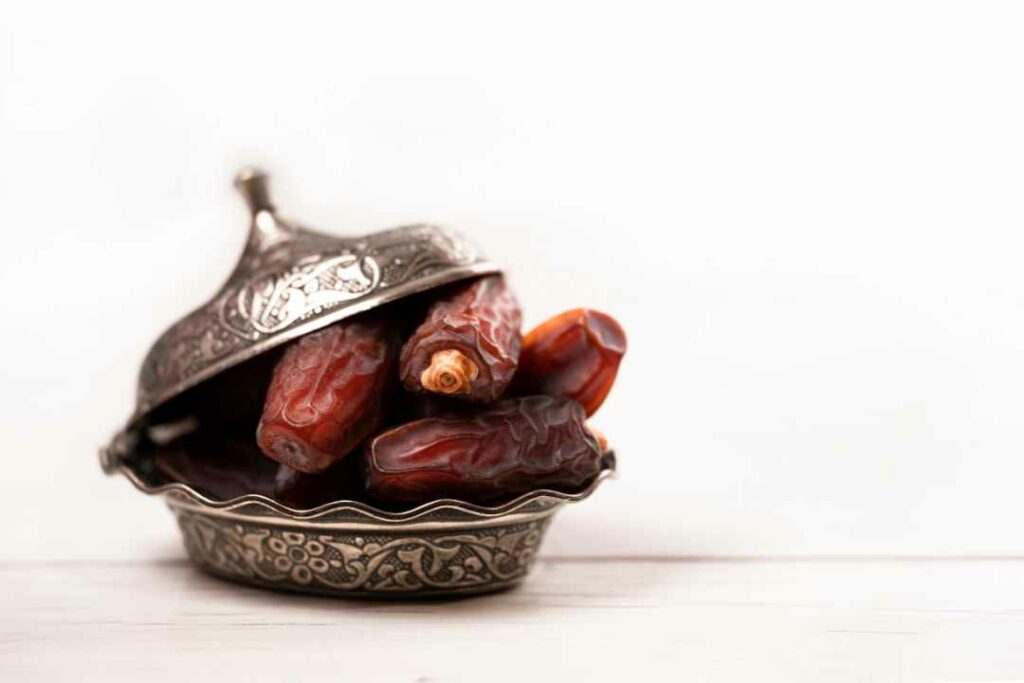 Golden Delights: Zahidi Dates for Sale in Malaysia